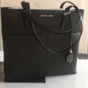 NWT Michael Kors Bedford Medium tote